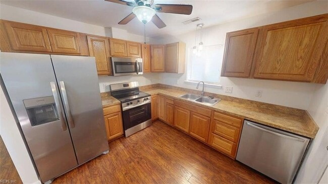 Building Photo - 1729 Dylan Dr