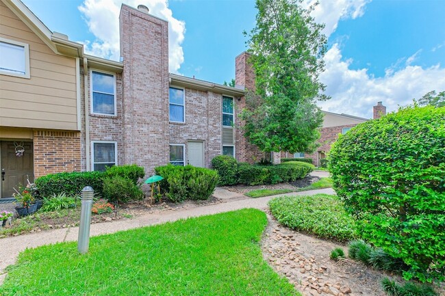 Building Photo - 2507 Bering Dr