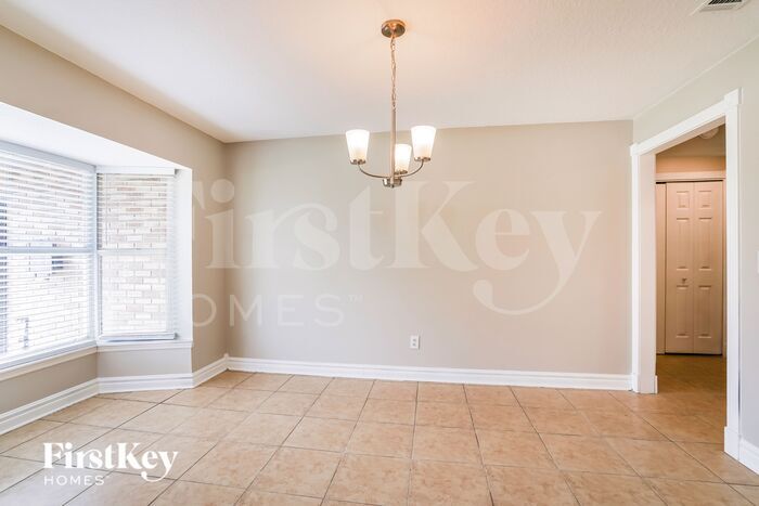 Building Photo - 2090 Raymond Dr