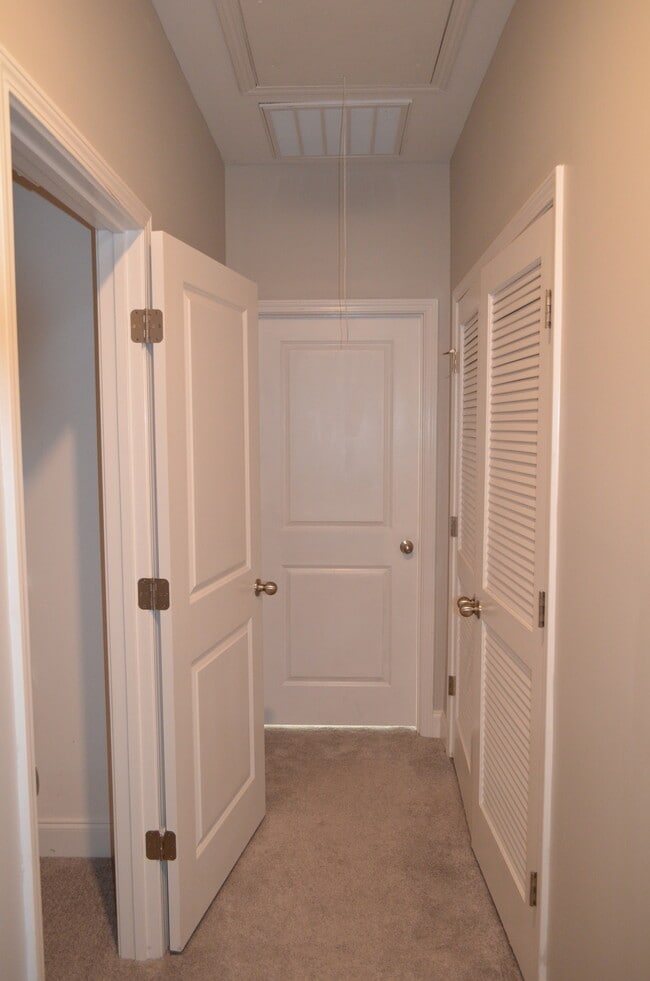 Building Photo - 1057 Vida Wy