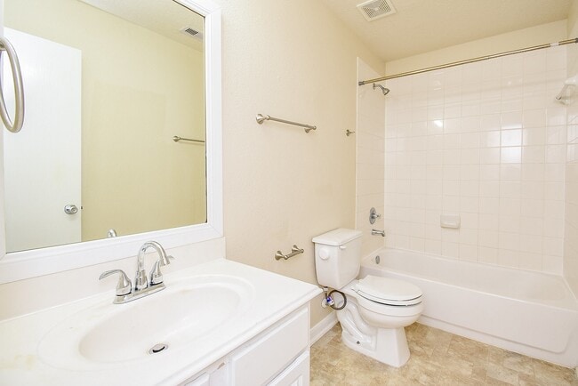 Building Photo - 29223 Legends Bluff Dr