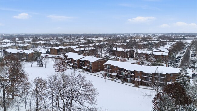 Building Photo - 2556 Waterbury Dr