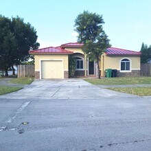 Building Photo - Single-story, 3/2.5 corner lot located near multiple FL Turnpike exits