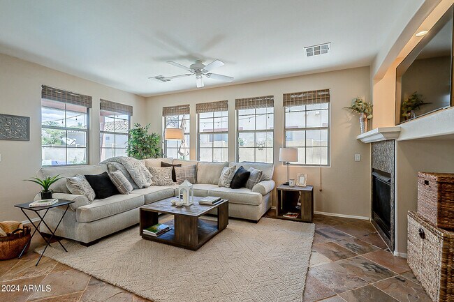Building Photo - 21124 W Prospector Way
