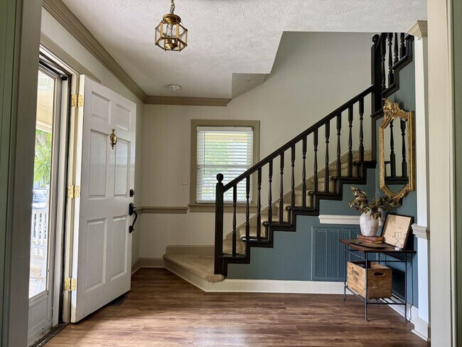 Building Photo - 405 Andros Dr
