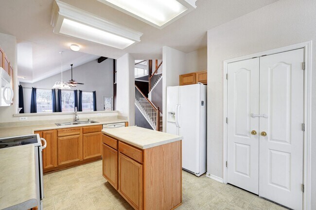 Building Photo - ARBOR AT SONOMA RANCH