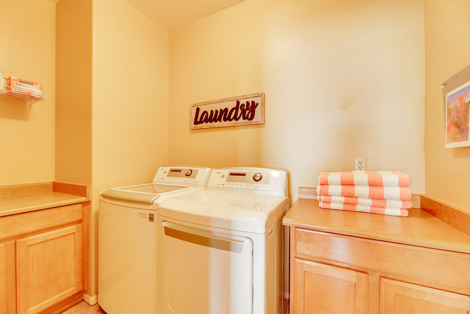 Building Photo - 9746 E Coopers Hawk Dr