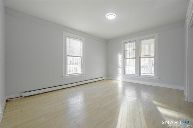 Building Photo - 49 Johnson St