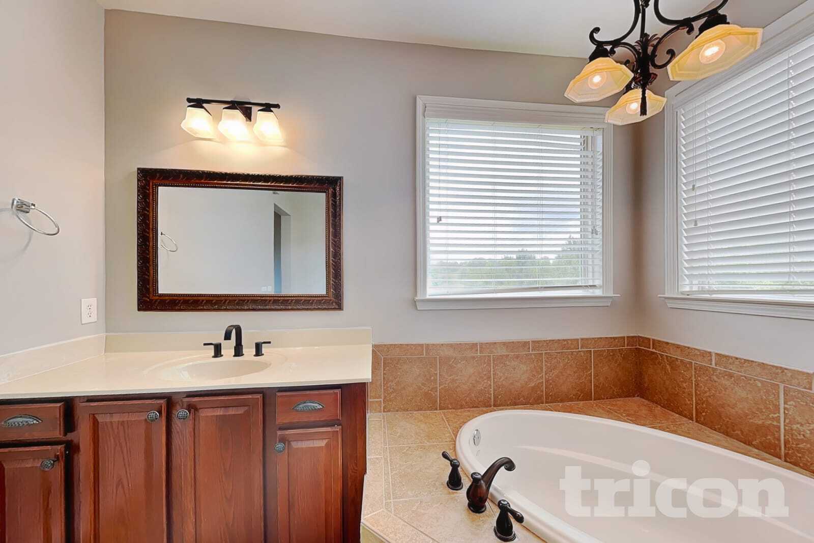Building Photo - 4384 Challedon Dr