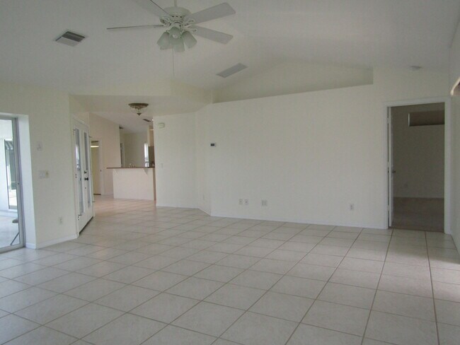 Building Photo - 198 Venice Palms Blvd