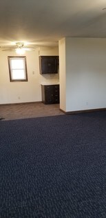 Building Photo - 609 N Dirks St