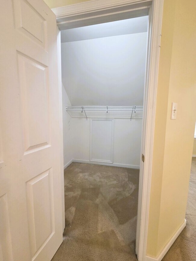 Building Photo - Stately brick front contemporary on huge c...