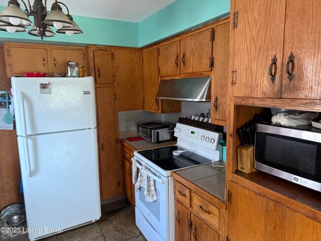 Building Photo - 111 Adair Ave