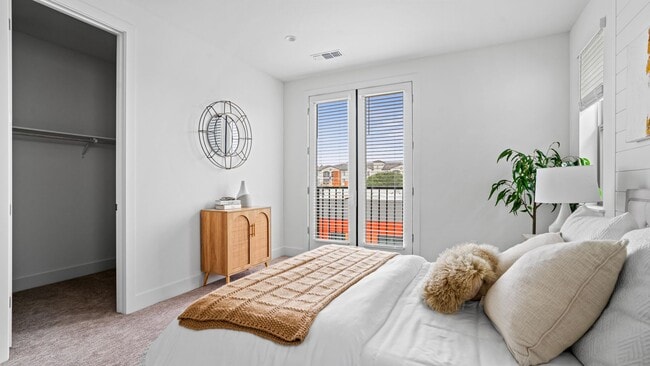 Building Photo - 2806 Chattleton Ln