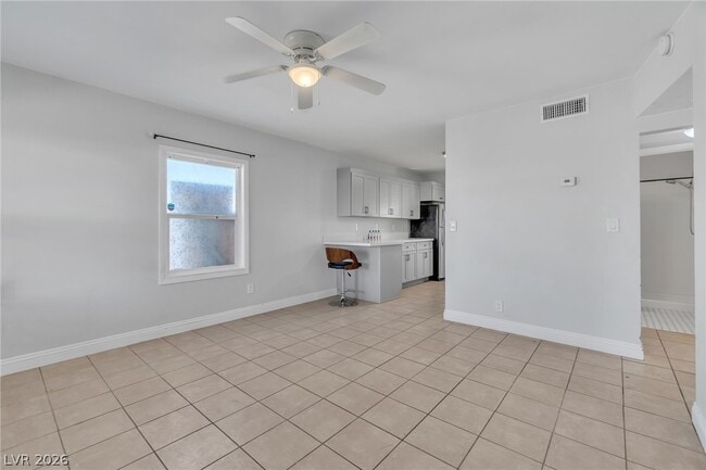 Building Photo - 235 Zinc St