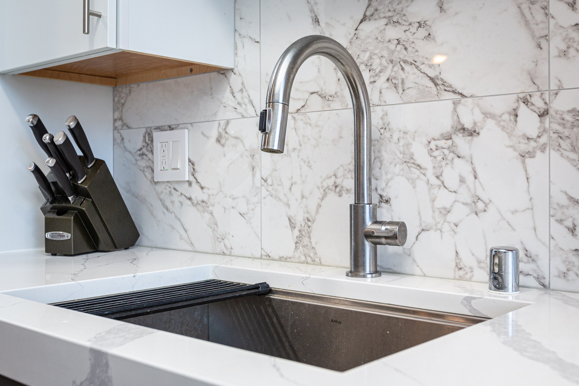 Building Photo - 346 1st St