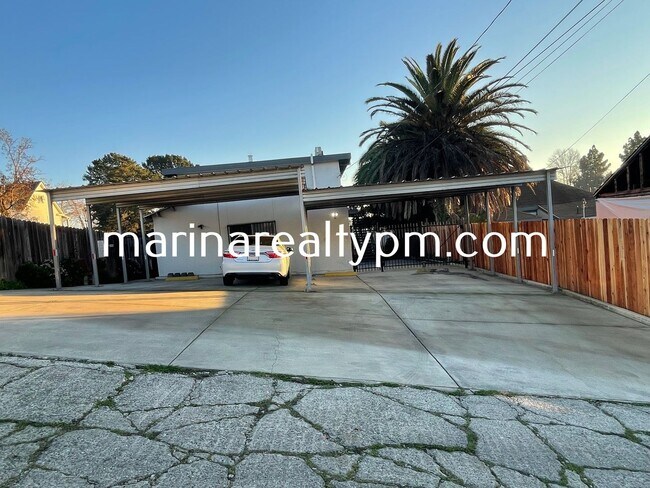 Building Photo - 114 Carolina St