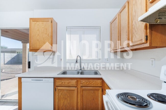 Building Photo - Freshly Updated Home in Arizona City