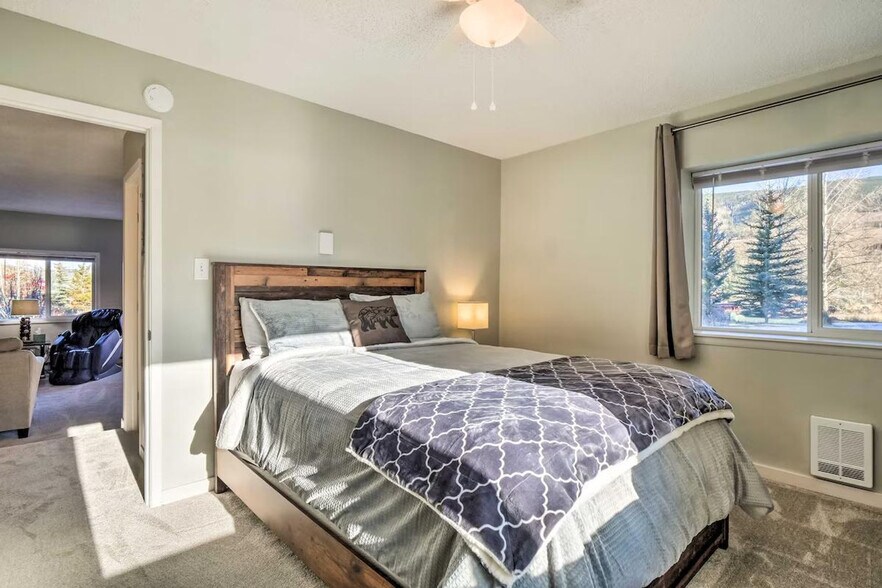 Building Photo - 14 Cove Blvd