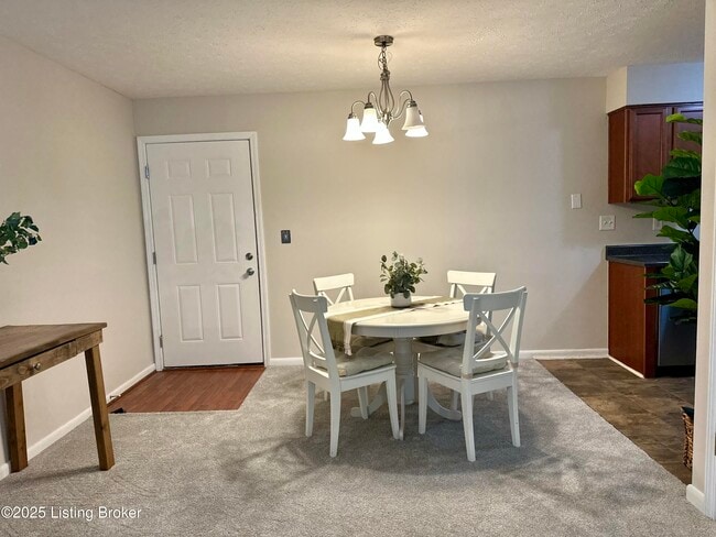 Building Photo - 219 Middletown Square