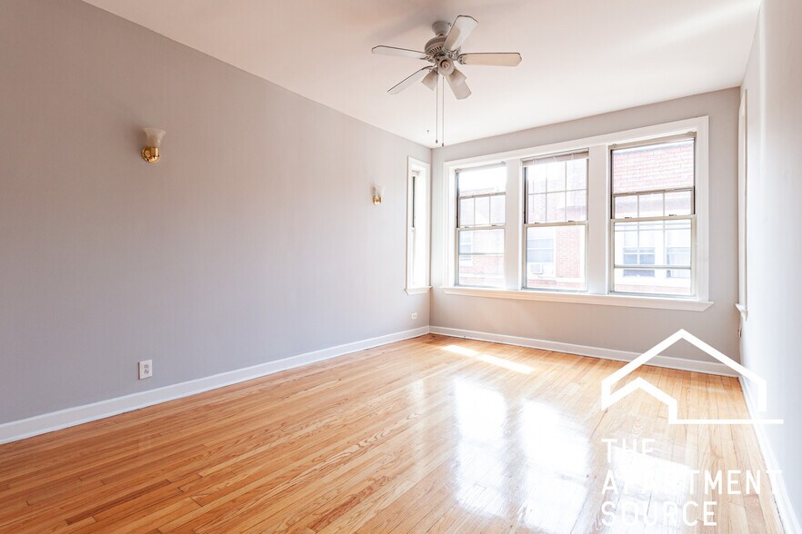 Building Photo - 561 W Aldine Ave