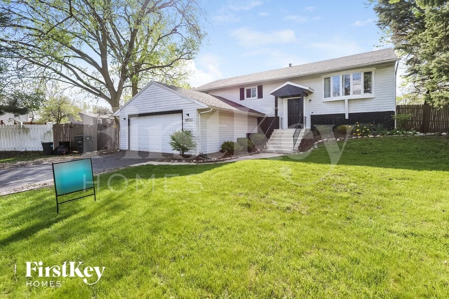 Building Photo - 642 Bradley Ave