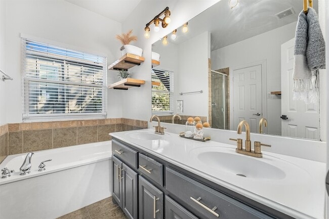 Building Photo - 5803 Hudson St