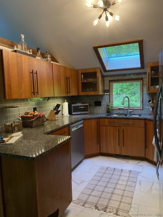 Building Photo - 106 Injun Hollow Rd