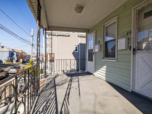 Building Photo - 42 William St