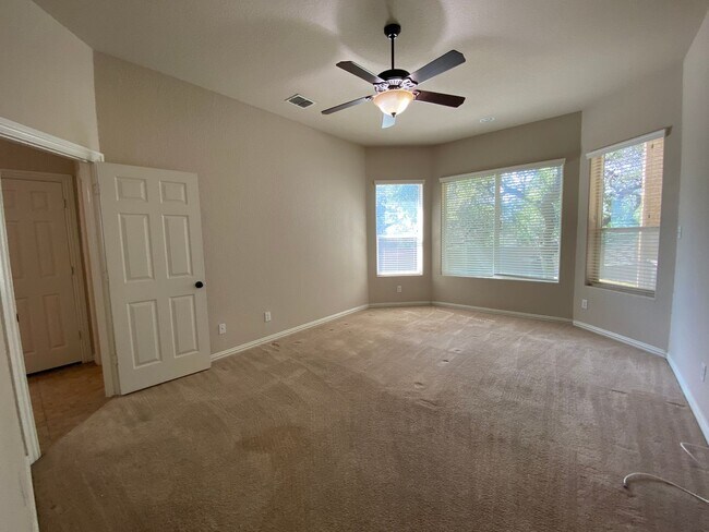 Building Photo - July Move-In Special