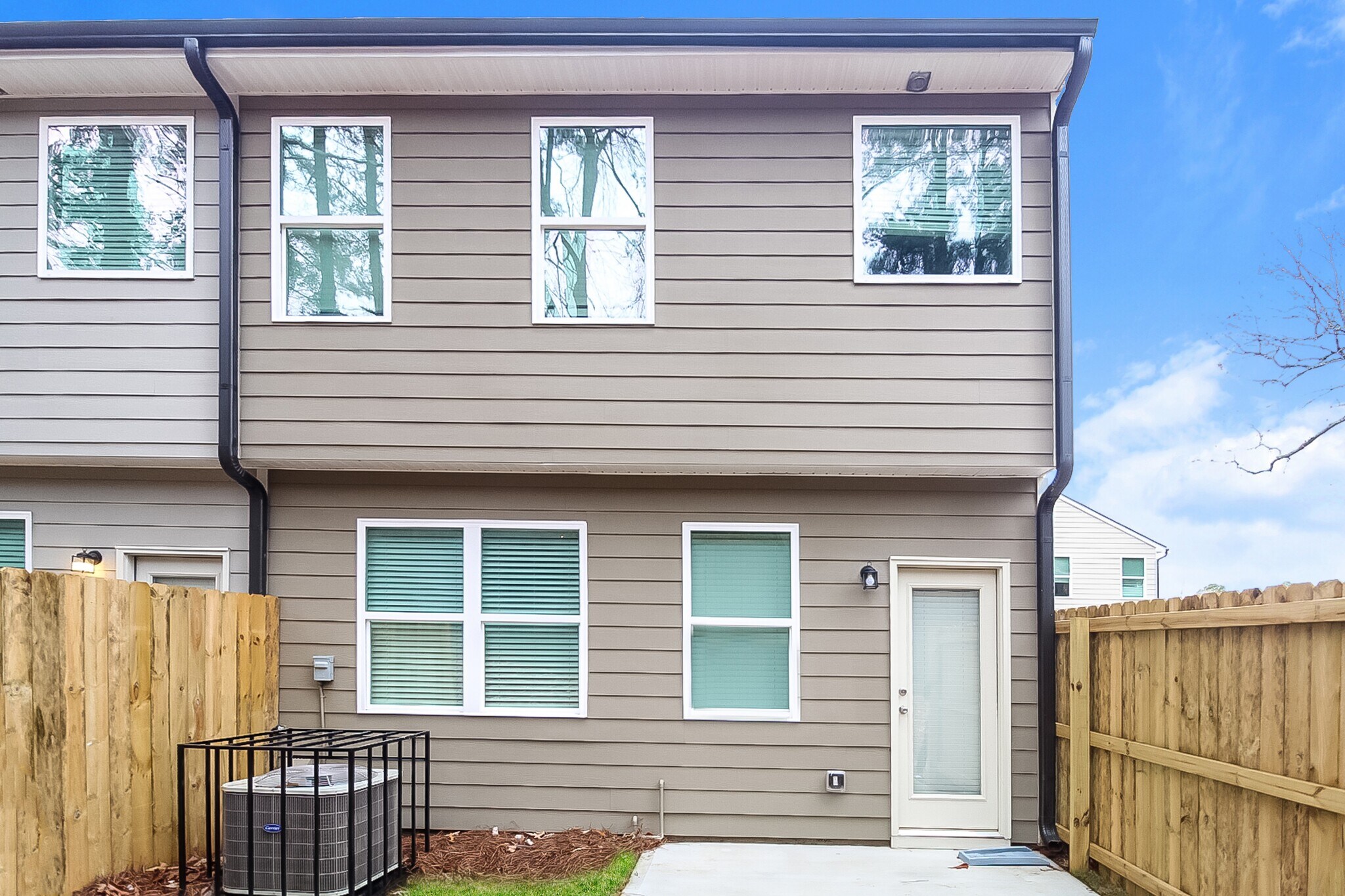 Building Photo - 2890 Saratoga Lake View