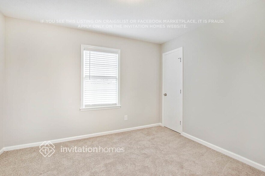 Building Photo - 3811 Sherwood Dr