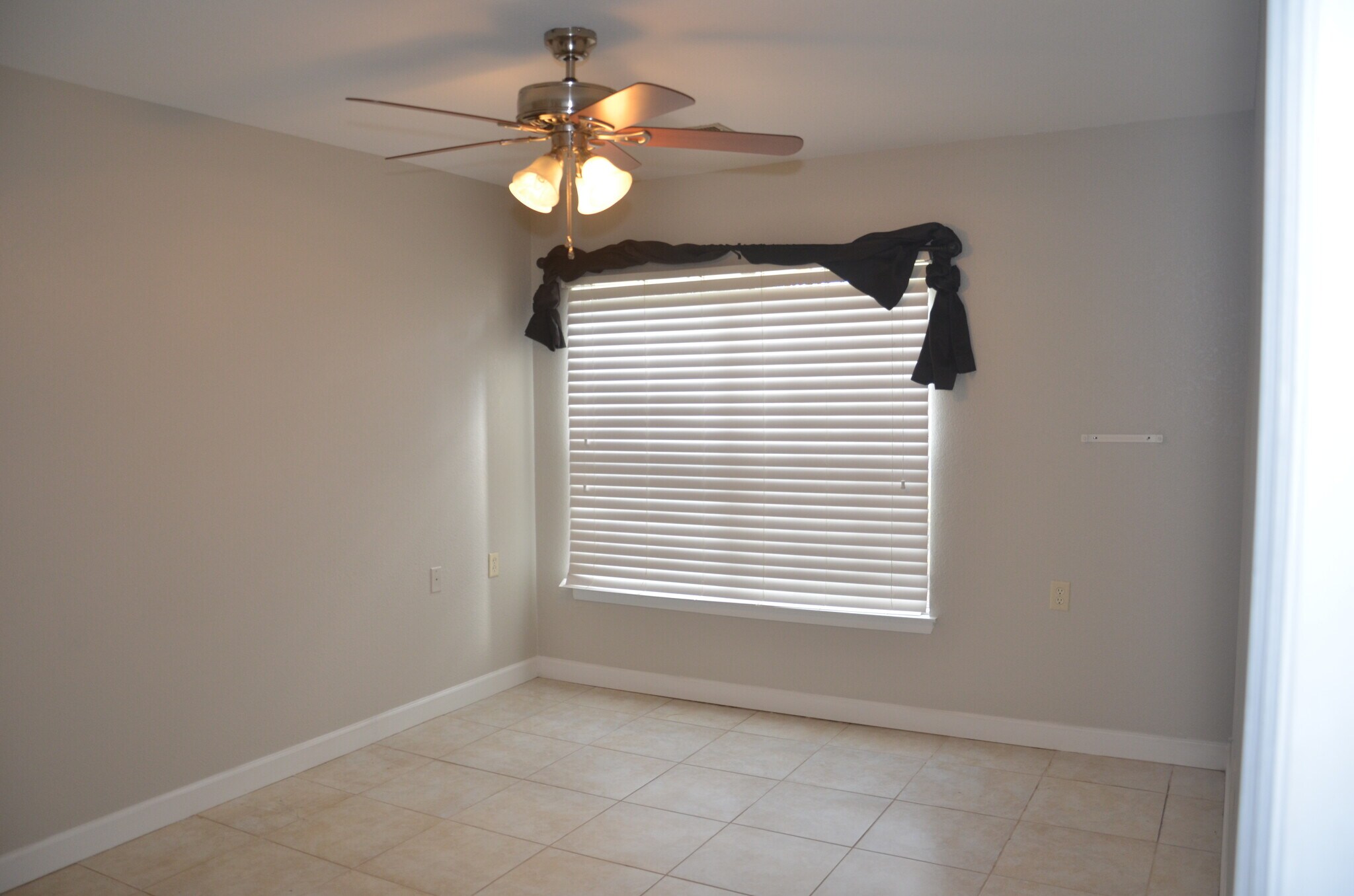 Building Photo - 897 Fording Island Rd