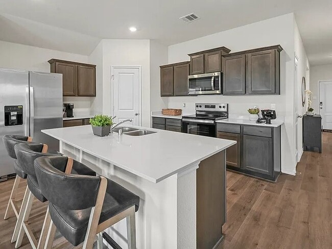 Building Photo - 501 Pineywood Trl