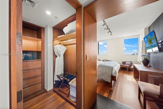 Building Photo - 101 20th St