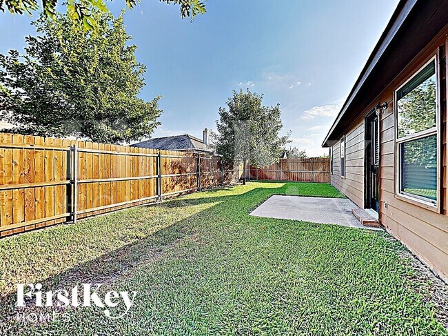 Building Photo - 12640 Shady Cedar Dr