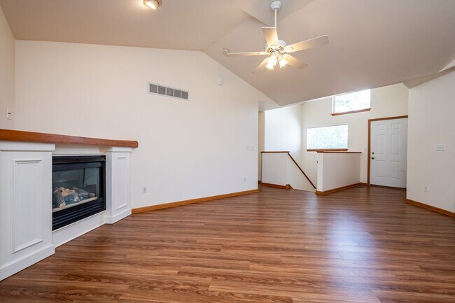 Building Photo - 7 Redtail Ct
