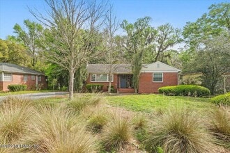 Building Photo - 4527 Peachtree Cir E