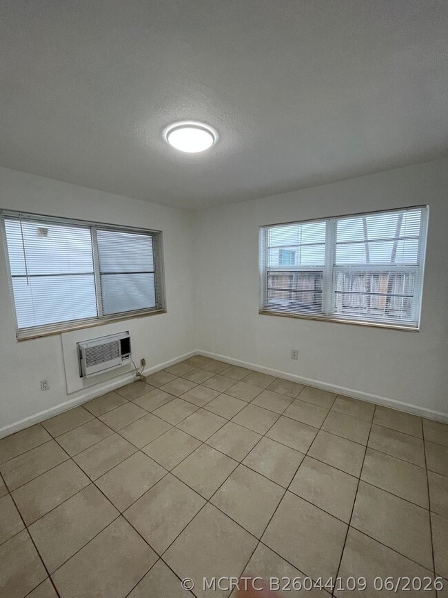 Building Photo - 6930 Byron Ave