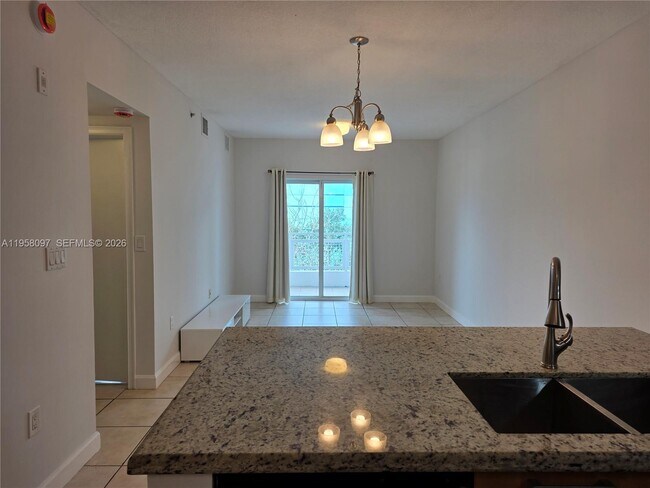 Building Photo - 471 NE 25th St