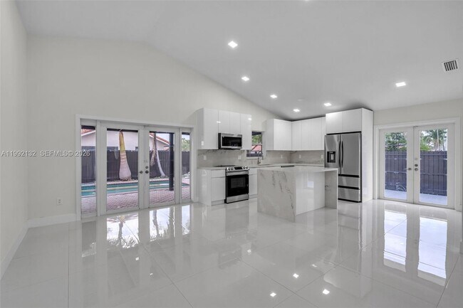 Building Photo - 803 NW 133rd Ct