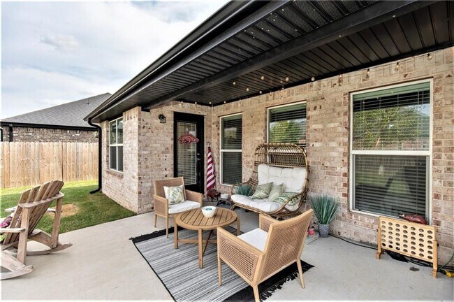 Building Photo - Stylish 3-Bedroom, 2-Bathroom Home for Rent!
