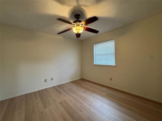 Building Photo - 4765 Spiva Dr
