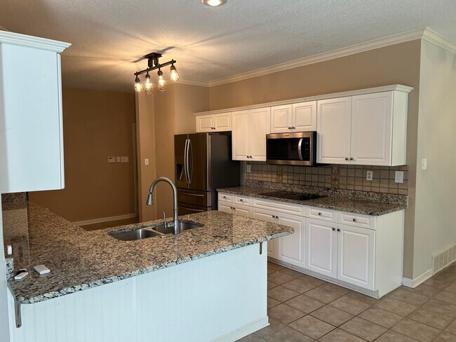 Building Photo - 455 Hunters Mill Cove