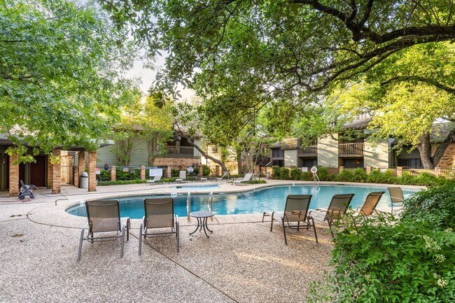Building Photo - 7122 Wood Hollow Dr