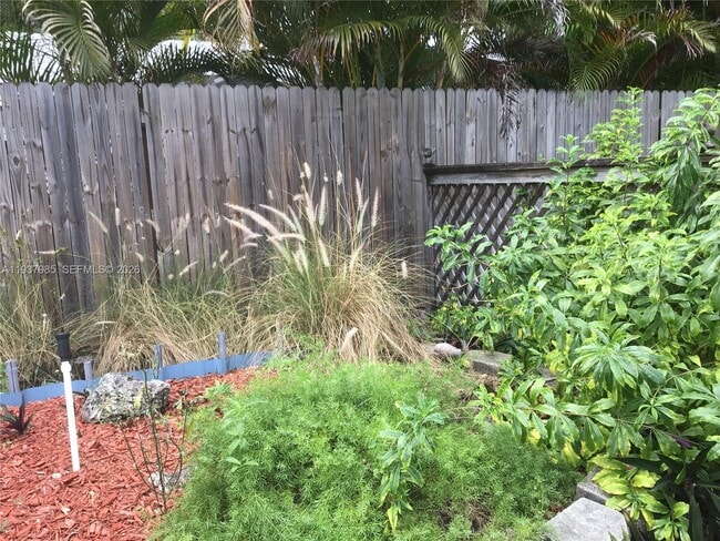 Building Photo - 429 49th St