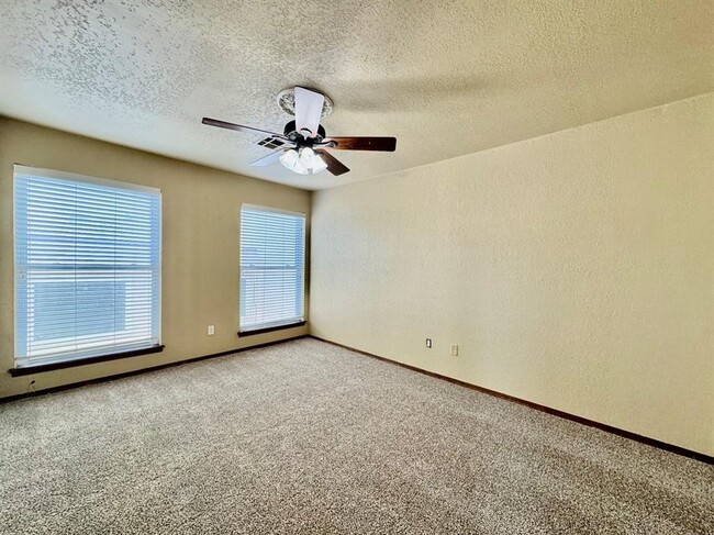 Building Photo - 415 Timberwind Rd