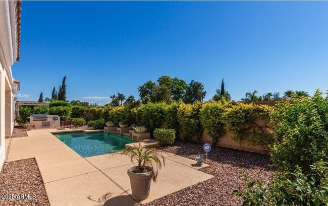 Building Photo - 12847 W Panchita Dr