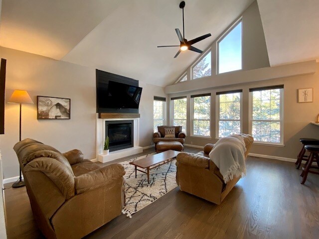 Building Photo - 10 Langley Pl