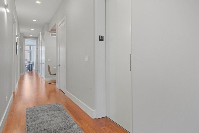 Building Photo - 128 S Aberdeen St